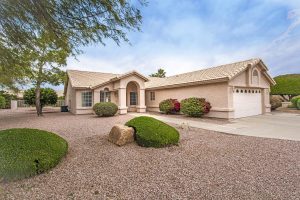 Snowbirds and year round residents love 9226 E Coopers Hawk Dr Sun Lakes AZ