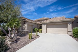Welcome to another amazing home located in Oakwood Community Sun Lakes AZ!