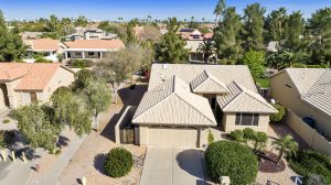 Welcome home to 9020 E Coopers Hawk.